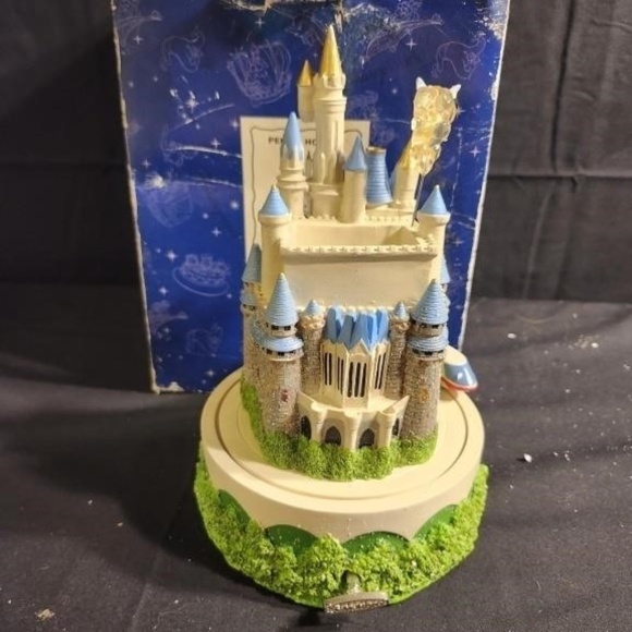 Disney Cinderella Musical Pencil Holder - Picture 1 of 6